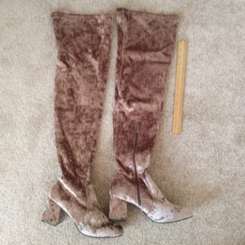 Shoe - Picture 4 of 8